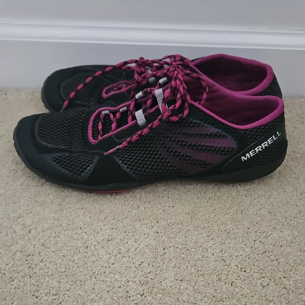 Women's Black and Pink Athletic Shoes - Picture 2 of 6